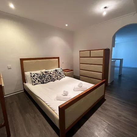 6 Bedroom Near Calahonda Villa *