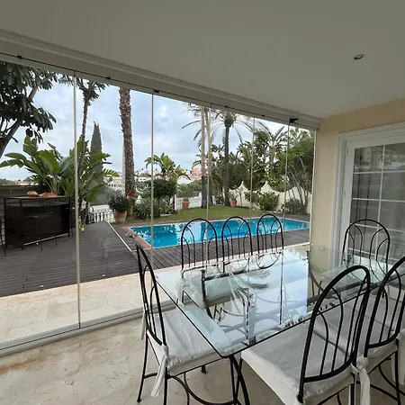 6 Bedroom Near Calahonda Villa