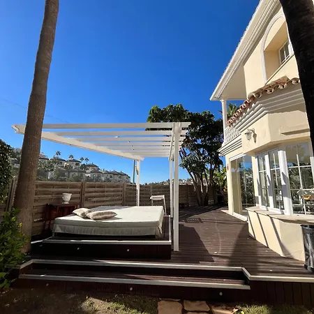 6 Bedroom Near Calahonda *