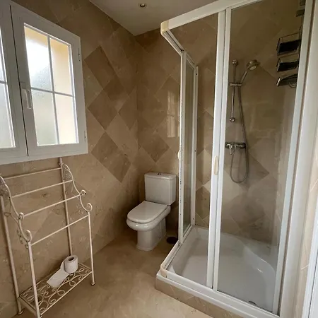Villa 6 Bedroom Near Calahonda *