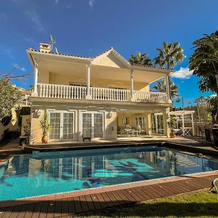 6 Bedroom Near Calahonda Sitio de Calahonda