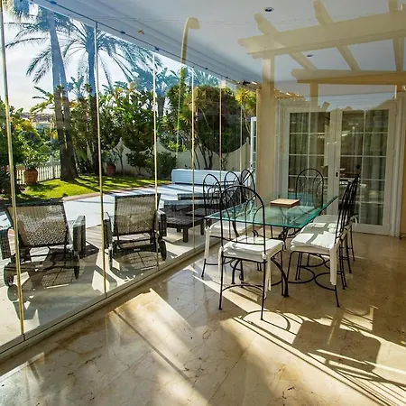 6 Bedroom Near Calahonda Villa