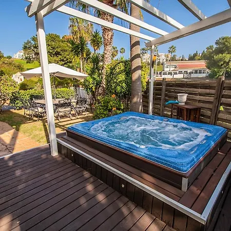 6 Bedroom Near Calahonda Sitio de Calahonda