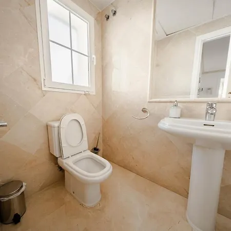 6 Bedroom Near Calahonda * Sitio de Calahonda
