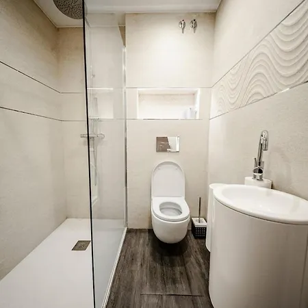 6 Bedroom Near Calahonda Villa *