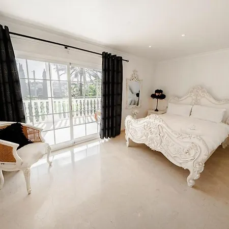 6 Bedroom Near Calahonda