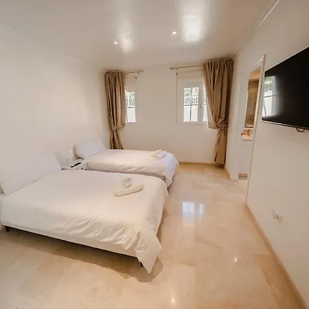 6 Bedroom Near Calahonda